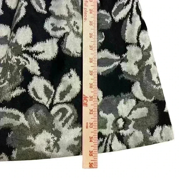 Tabitha Anthropologie Black Floral Metalic Fit snd Flare Dress Size 4 Cocktail - Picture 6 of 8